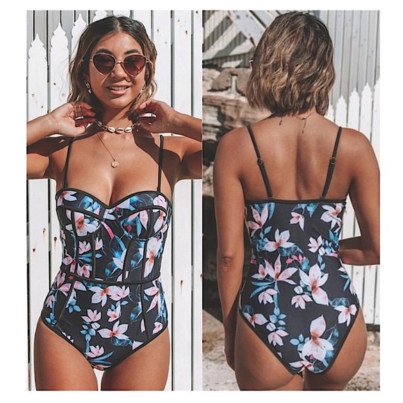🚨 1 left! Structured floral one piece bathing suit new size small - Picture 2 of 7